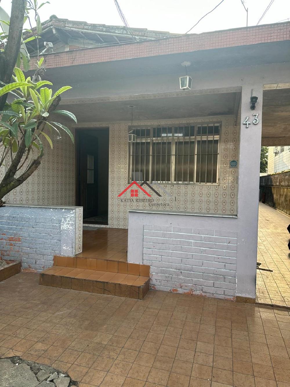 Casa com amplo quintal na Vila Valença