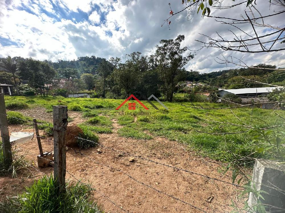 Oportunidade única para investimento ou construção, terreno próximo a rodovia e centro da cidade.